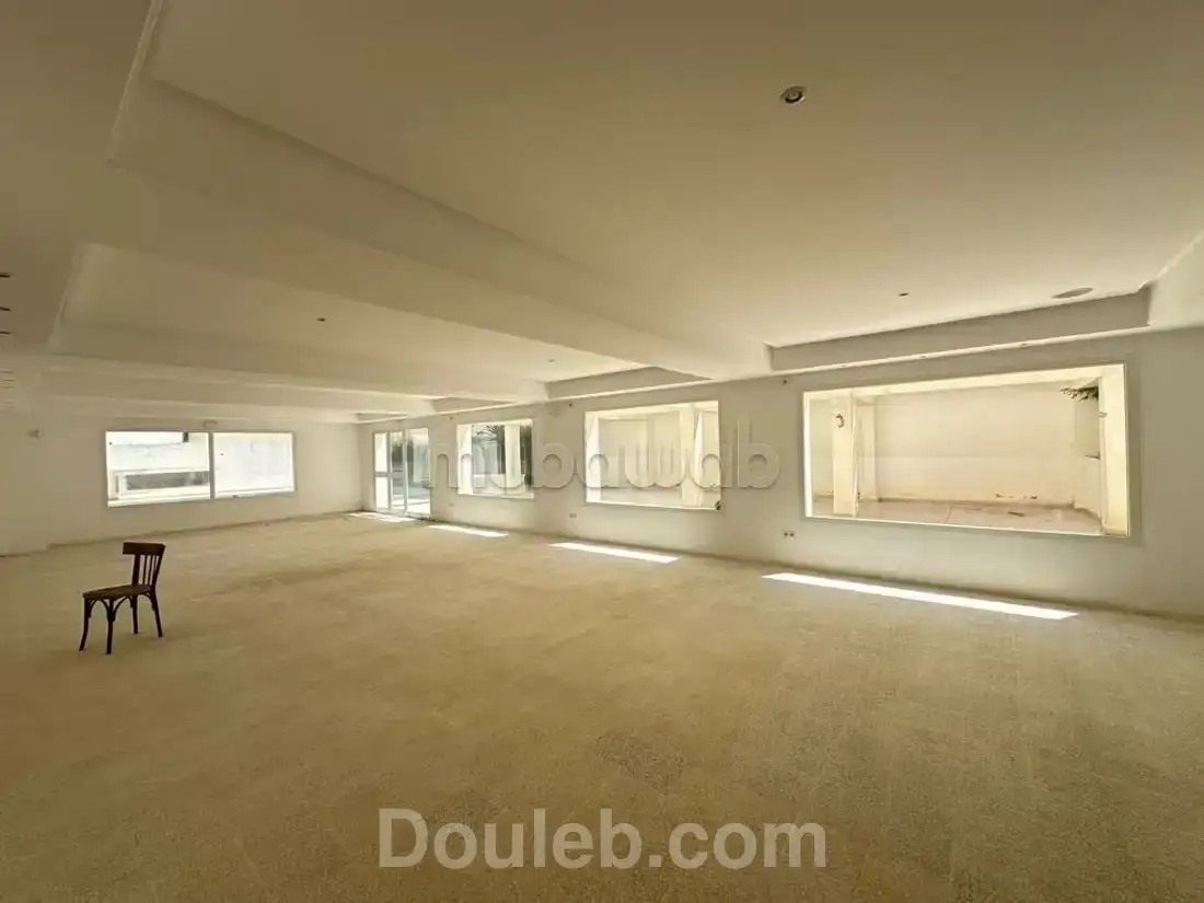 Local commercial avec terrasse à menzah 9c