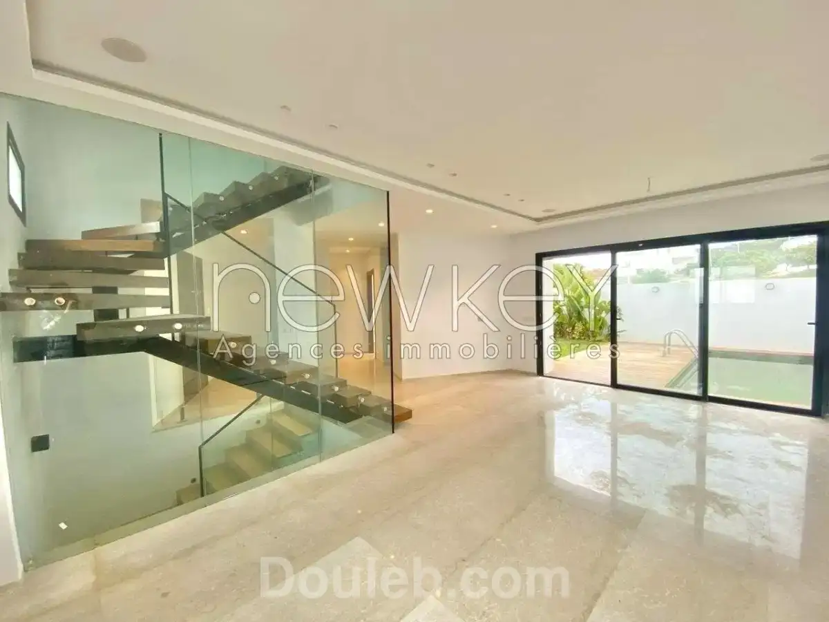 Une villa s4 avec piscine réf 8650a - Miniature 2