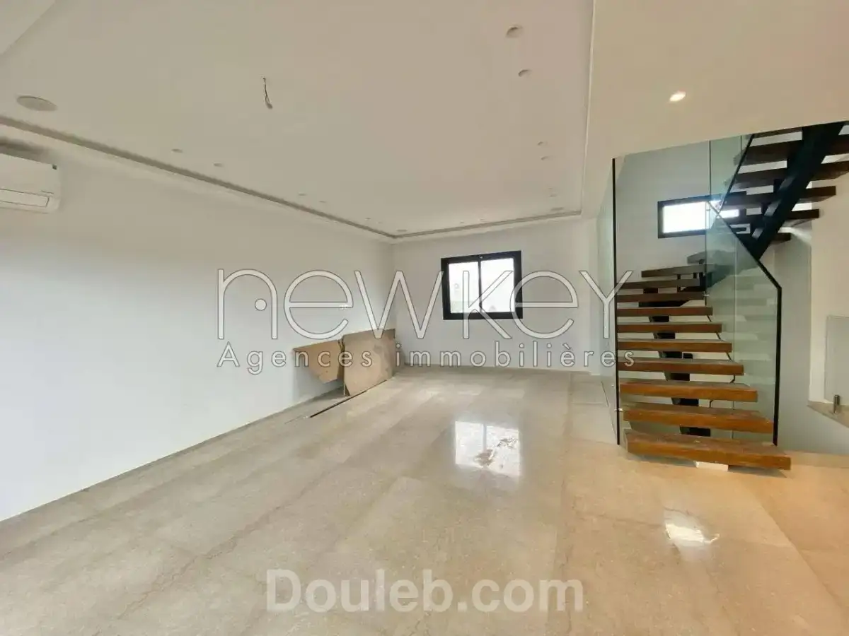 Une villa s4 avec piscine réf 8650a - Miniature 3