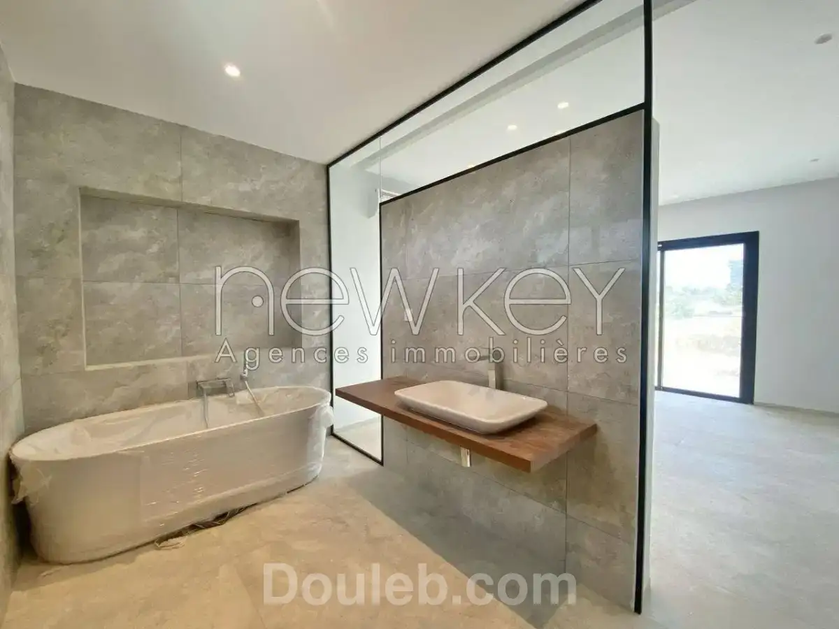 Une villa s4 avec piscine réf 8650a - Miniature 5