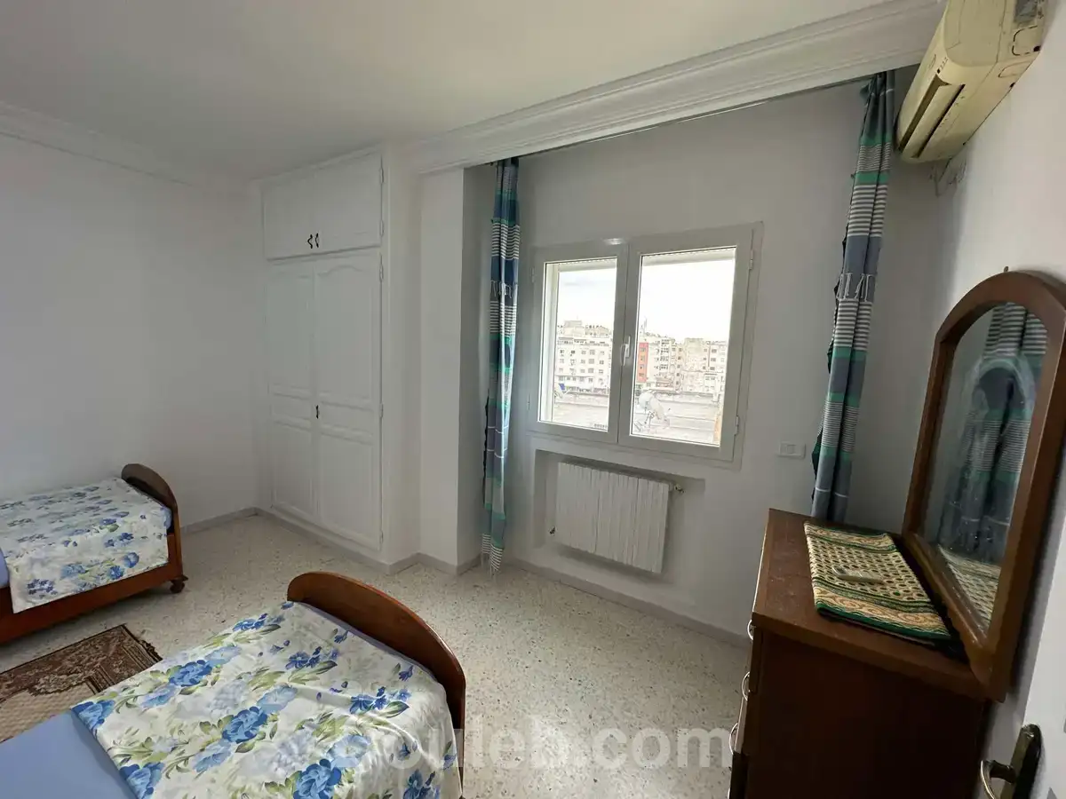 Appart s2 meublé à ennasr 2 - Miniature 4