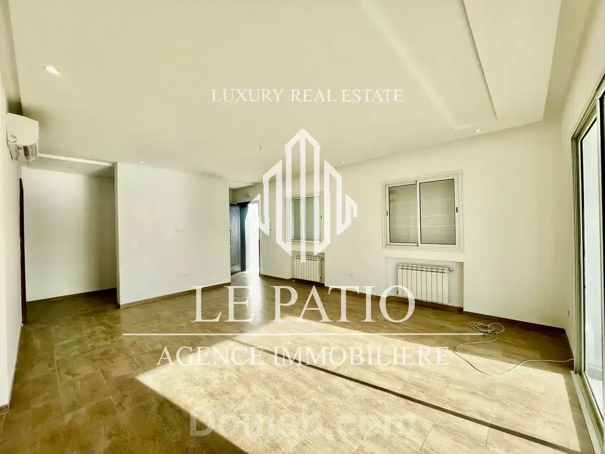 Etage de villa s3 à la marsa ville - Miniature 2