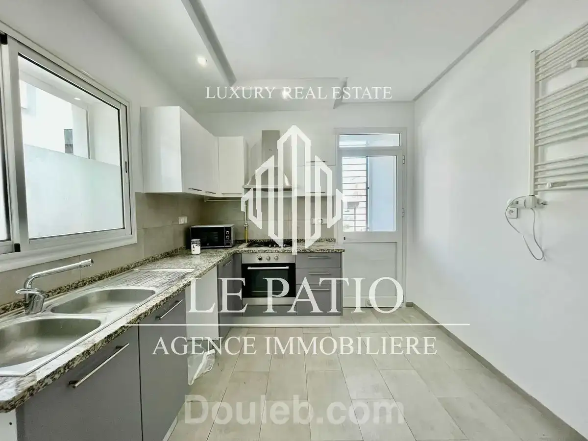 Etage de villa s3 à la marsa ville - Miniature 3