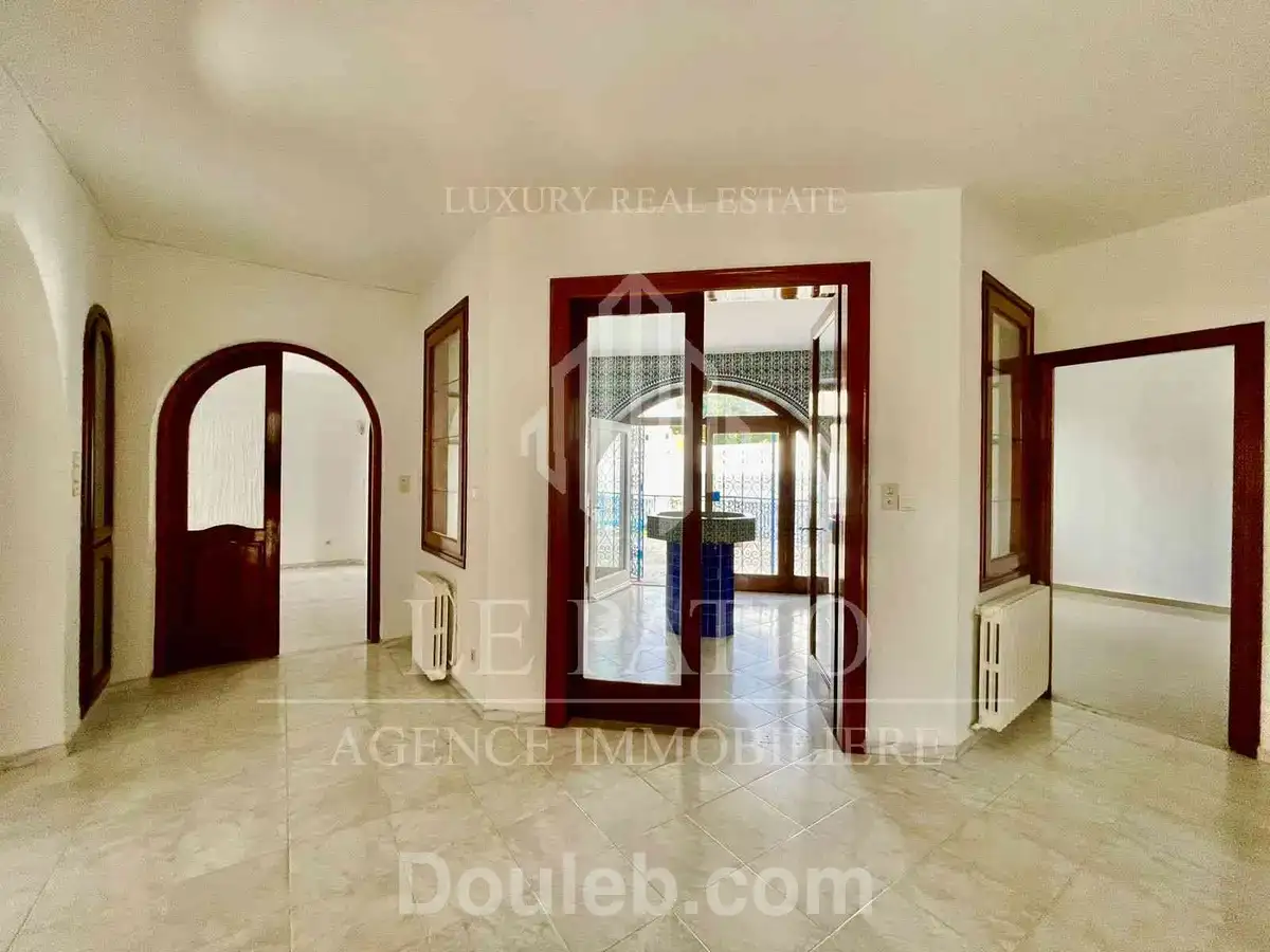 Villa avec piscine a la marsa - Miniature 5