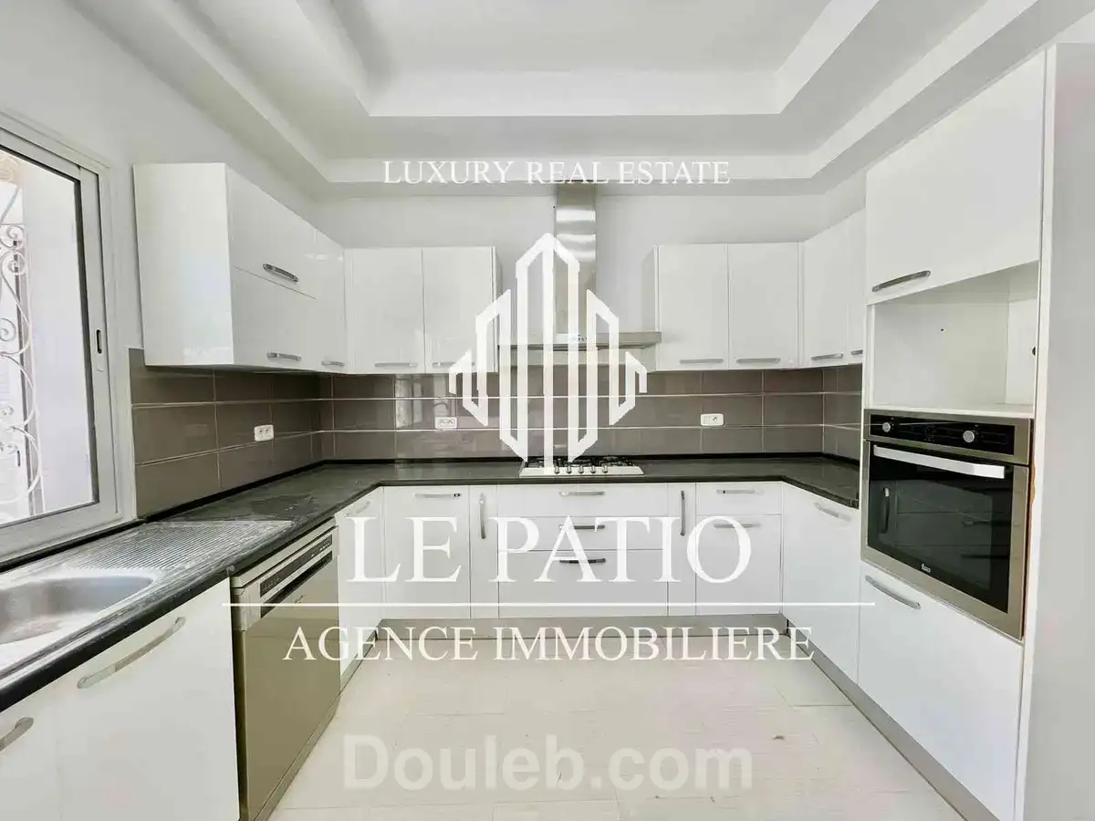 Villa a la marsa avec jardin et piscine - Miniature 3