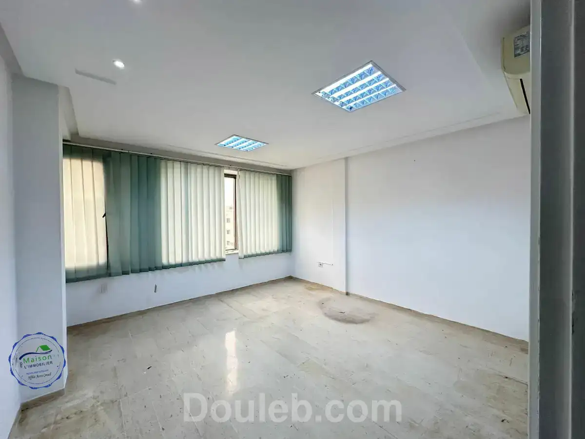 Immeuble 1040 m en 25 pièces montplaisir - Miniature 2