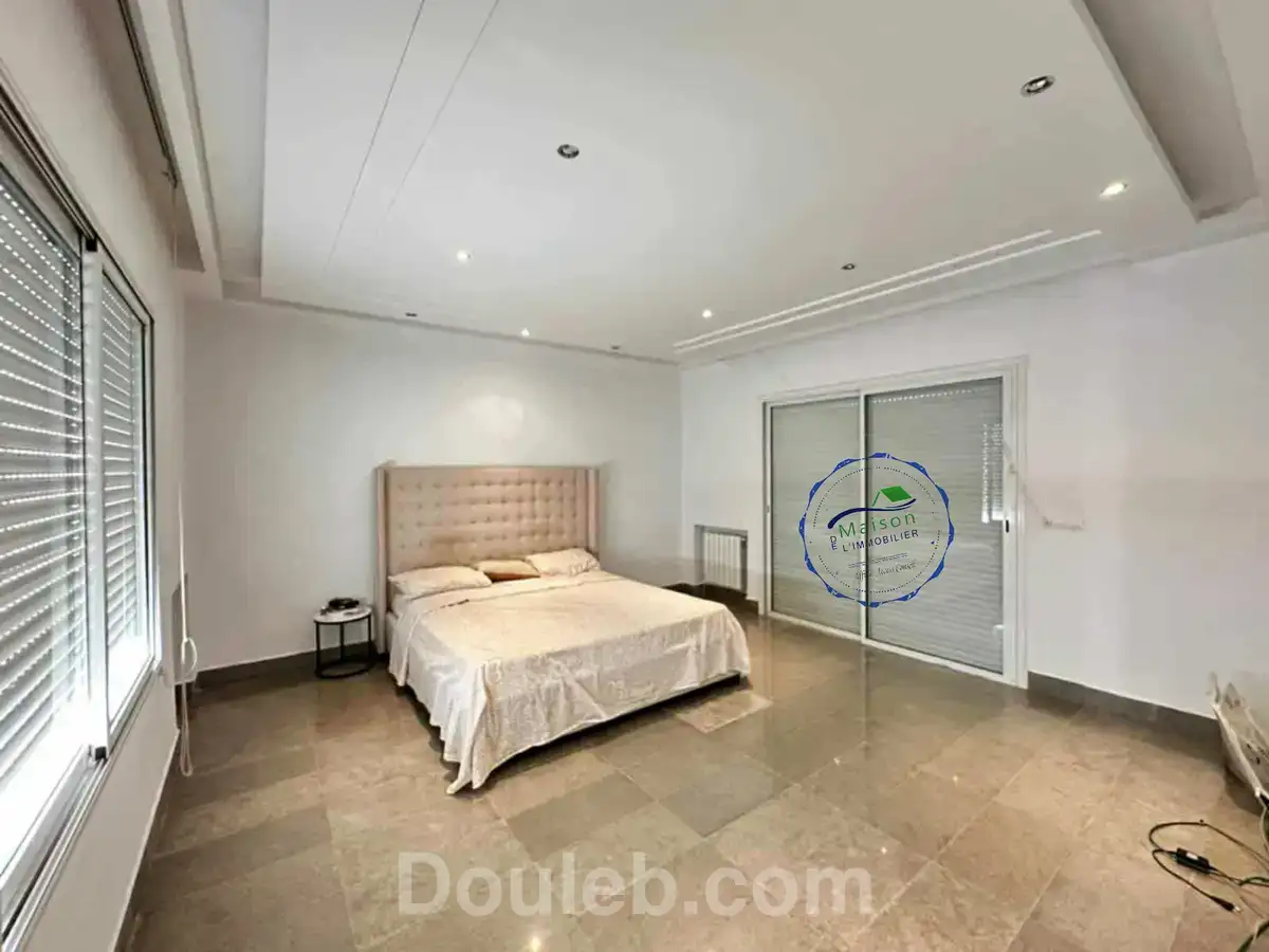 Etage de villa vide moderne s4 à el menzah 1 - Miniature 2