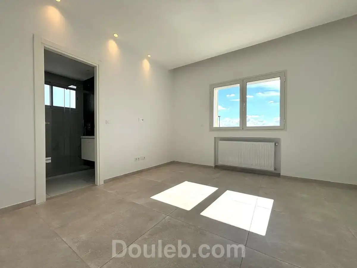 Un appartement s3 neuf à chotrana 2 - Miniature 4