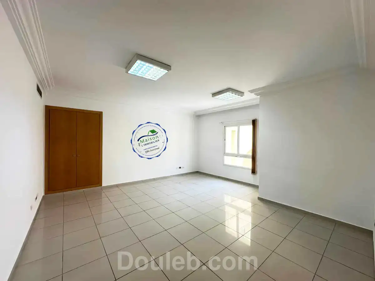 Bureau h2 de 81 m aux berges du lac 1 - Miniature 3