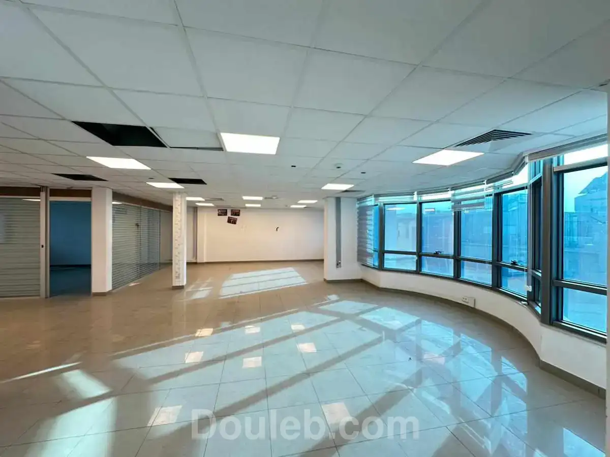 Open space avc des bureaux sup 700m lac 1 - Miniature 2