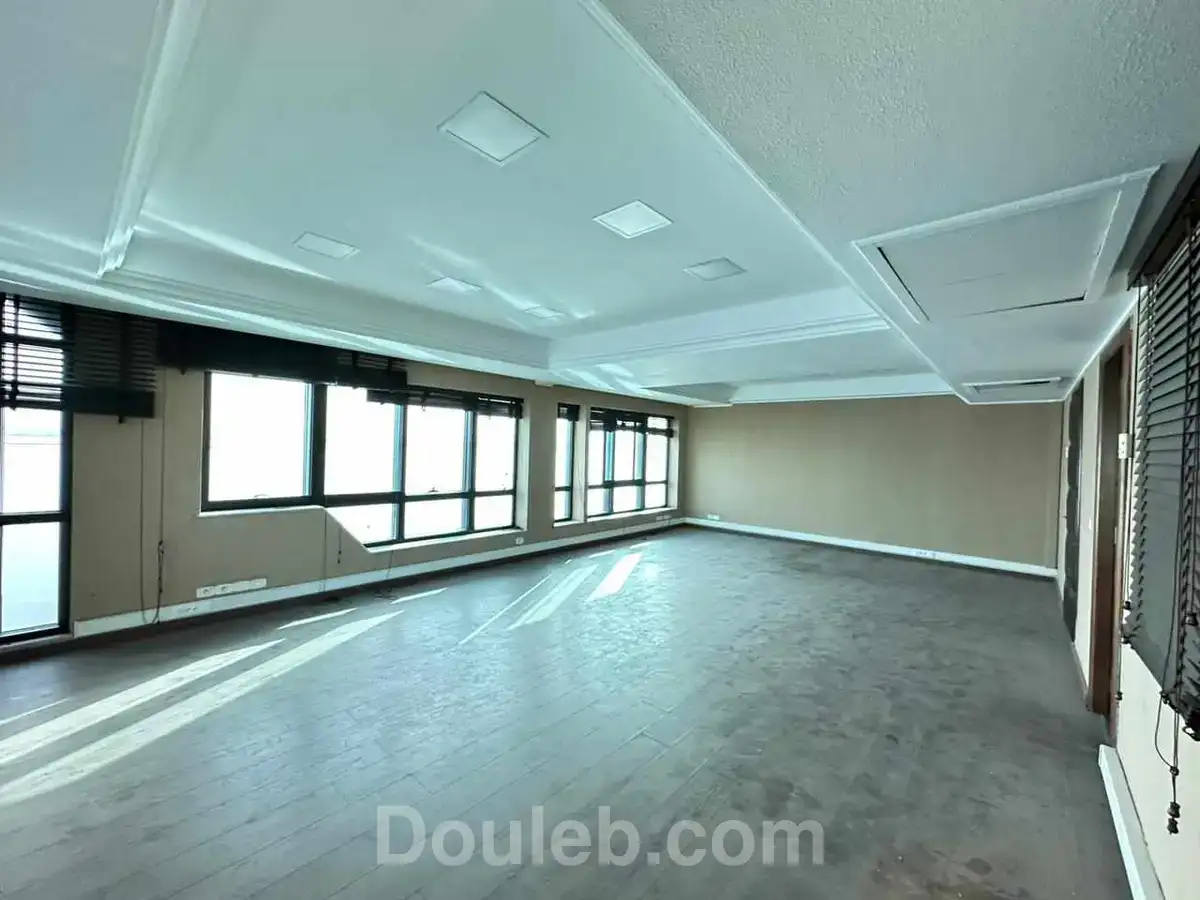 Immeuble 5400 m renové au lac 1 - Miniature 3