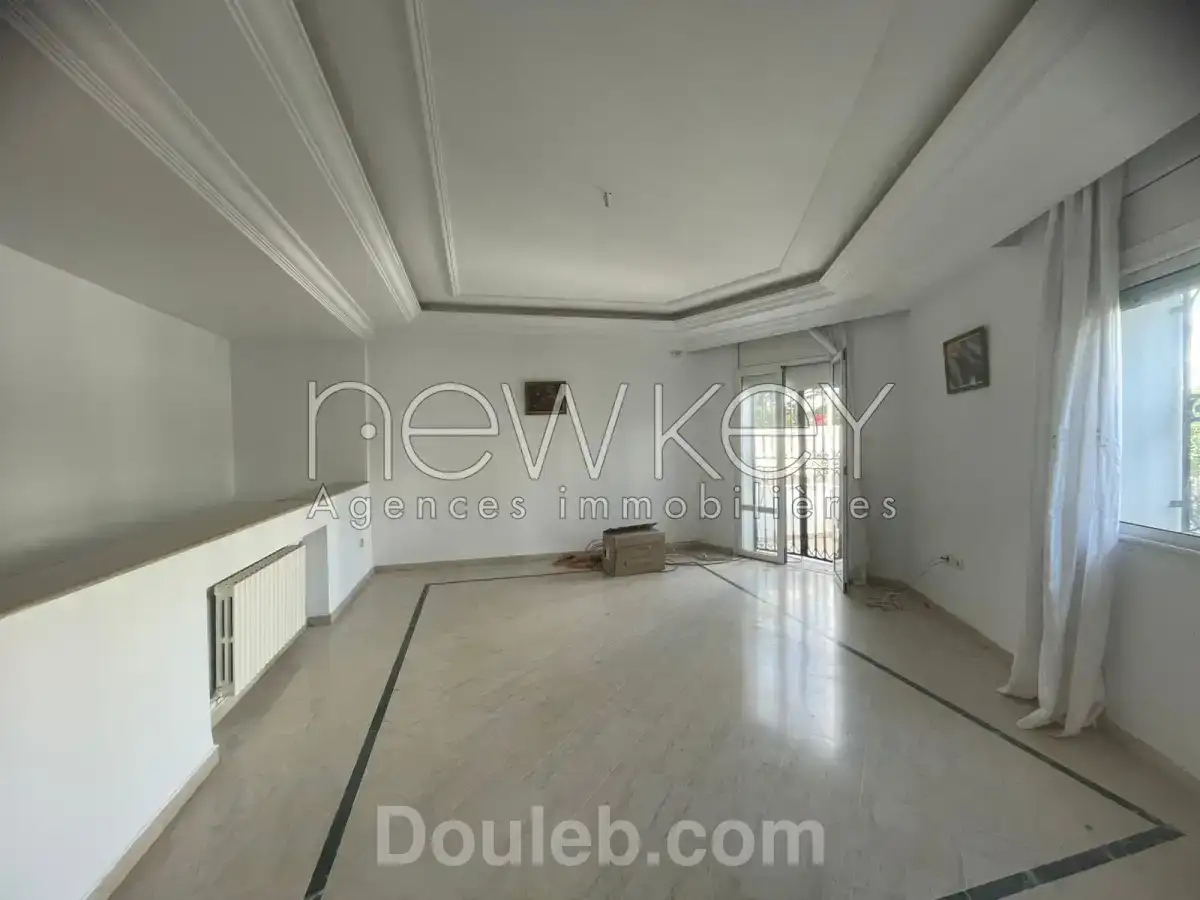 Villa à gammarth village avec jardin - Miniature 2