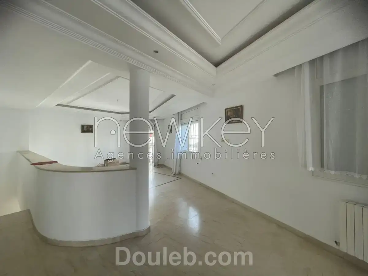 Villa à gammarth village avec jardin - Miniature 4