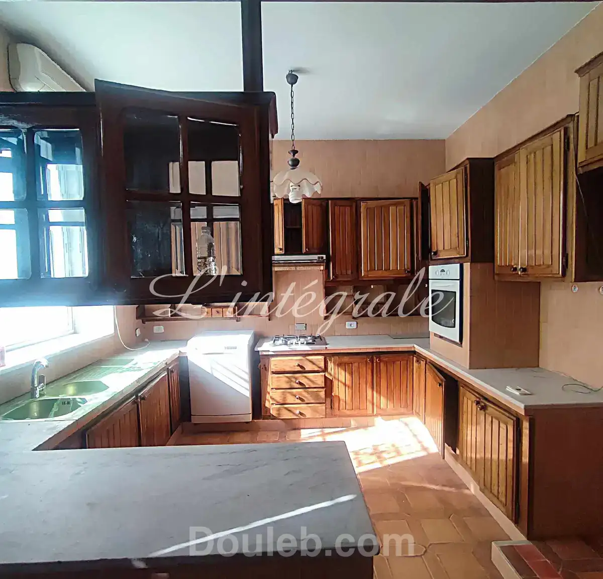 Une immense villa usage habitation ou bureautique - Miniature 4