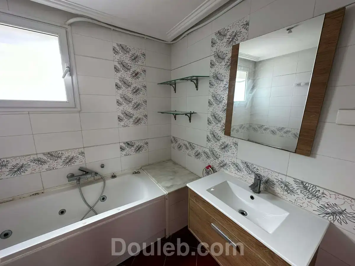 Appart s4 spacieux à ennasr 2 - Miniature 4