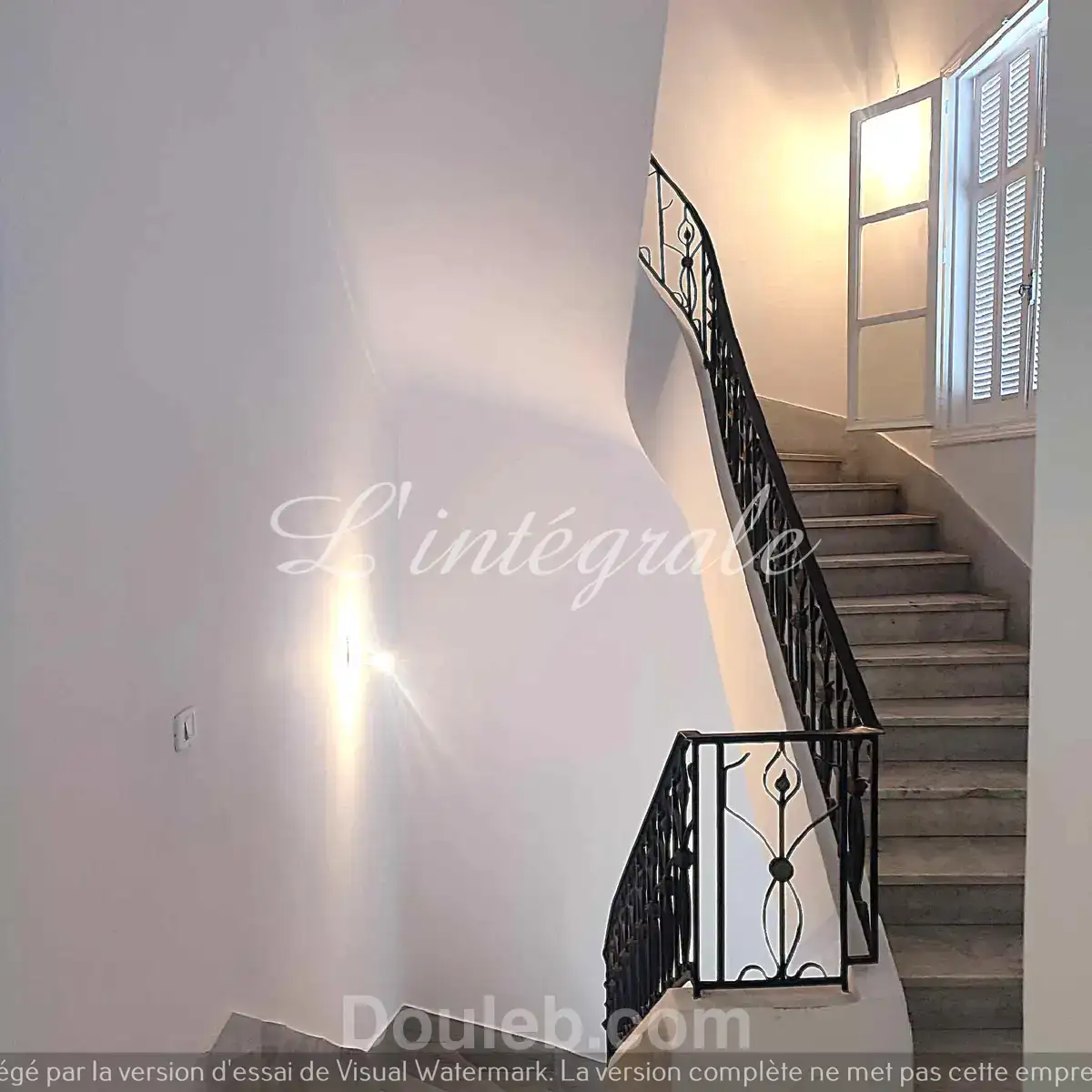 Une immense villa usage habitation ou bureautique - Miniature 5