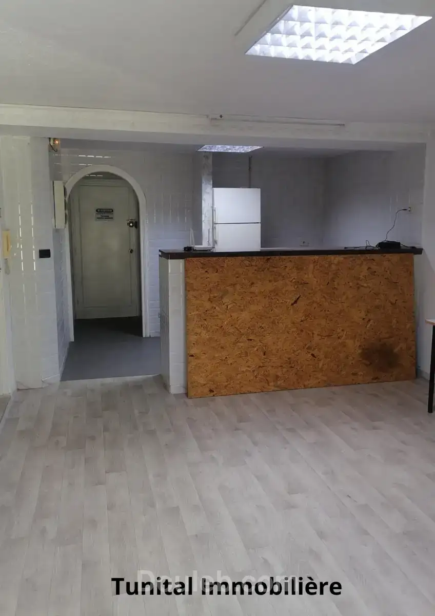 Villa à usage bureautique - Miniature 2