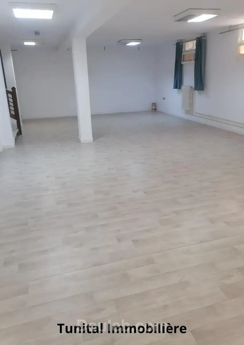 Villa à usage bureautique - Miniature 4