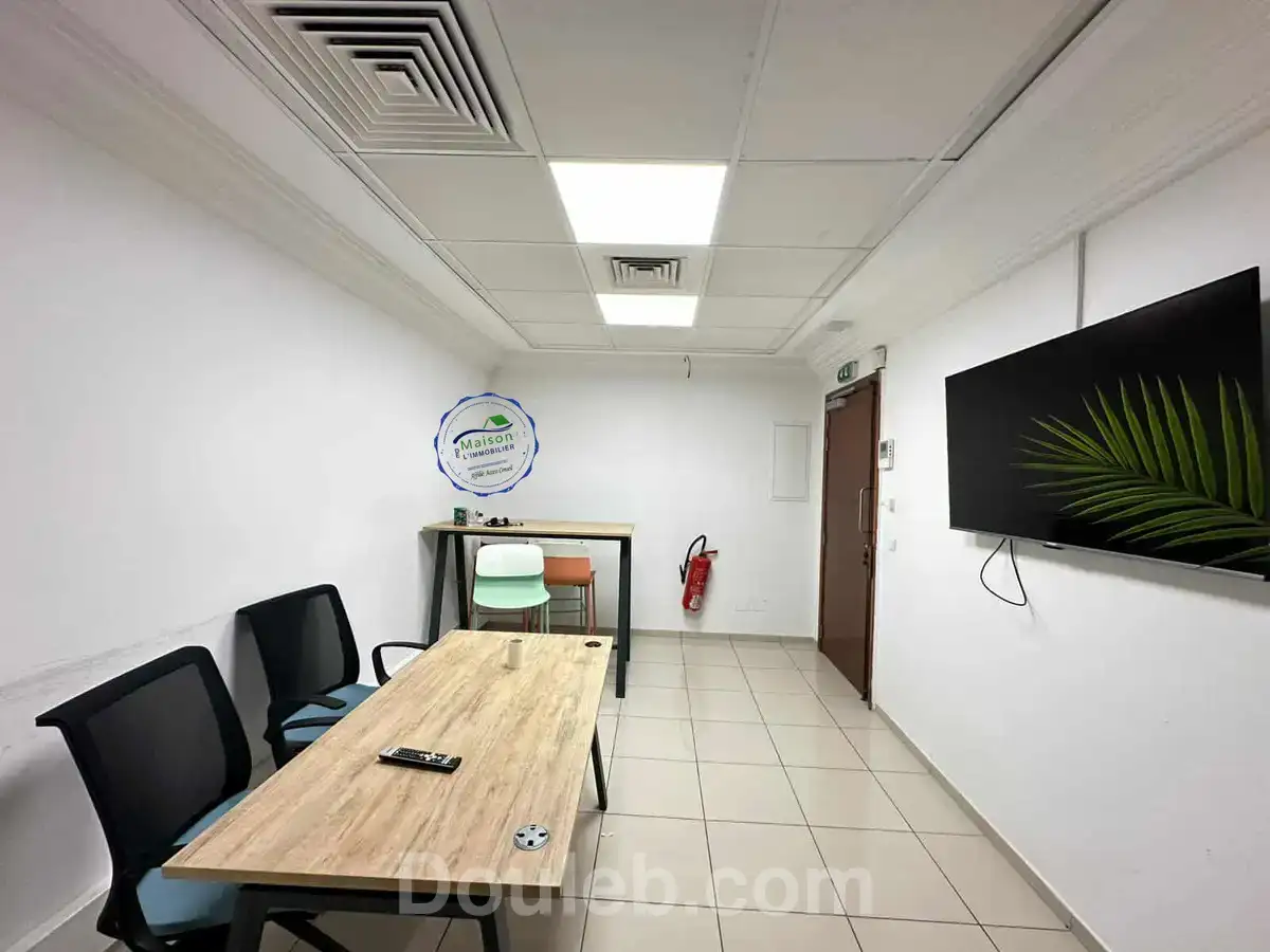 H4 sup 126 m aux berges du lac 1 - Miniature 3