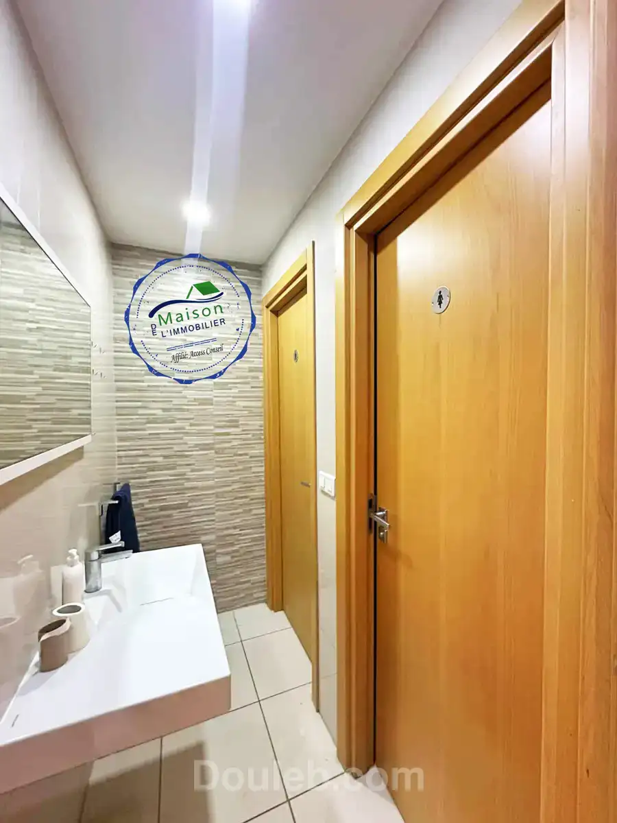 H4 sup 126 m aux berges du lac 1 - Miniature 5