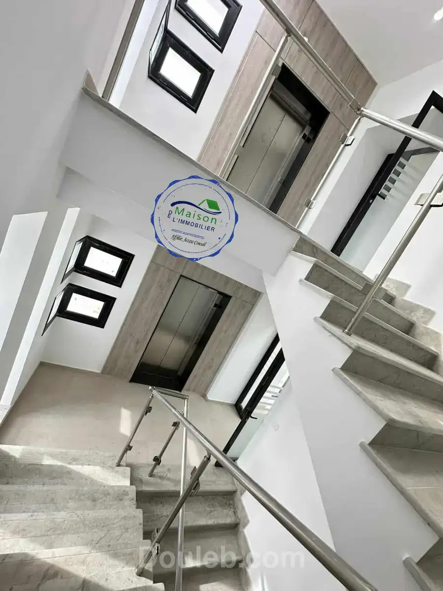 Immeuble neuf 600 m à alain savary - Miniature 5