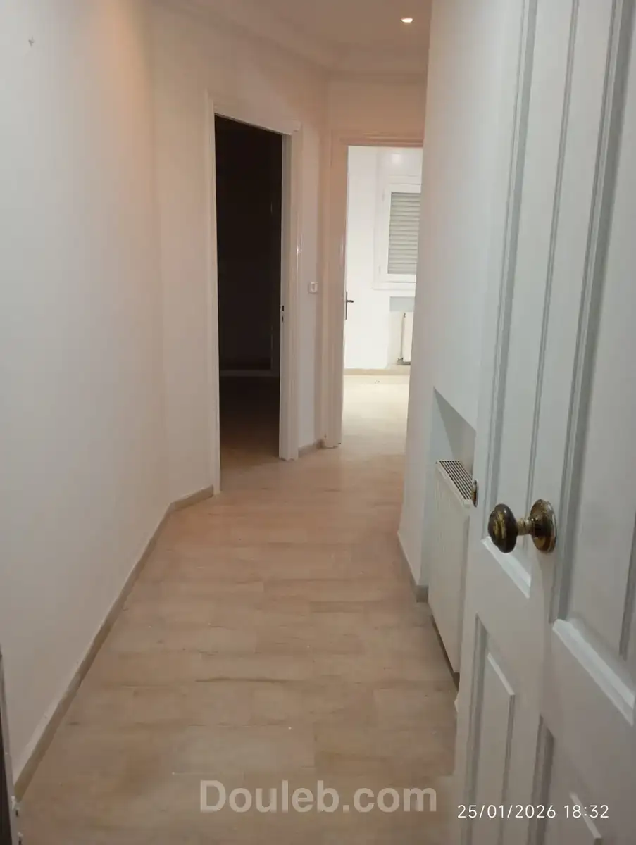 Bureaux 1ier niveau d'un immeuble au kram centre - Miniature 5