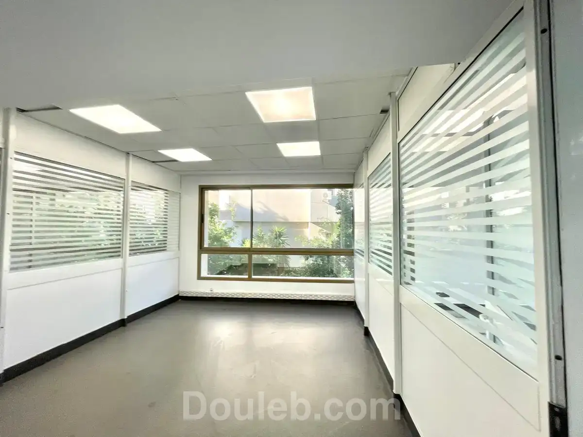 Bureau h6 au lac2 - Miniature 2