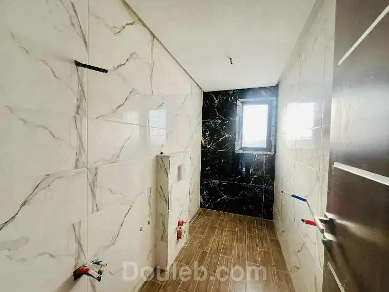 V565 villa madera bn - Miniature 5