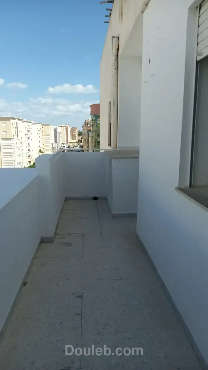 S plus trois bien orienté aux jard l'aouina - Miniature 5