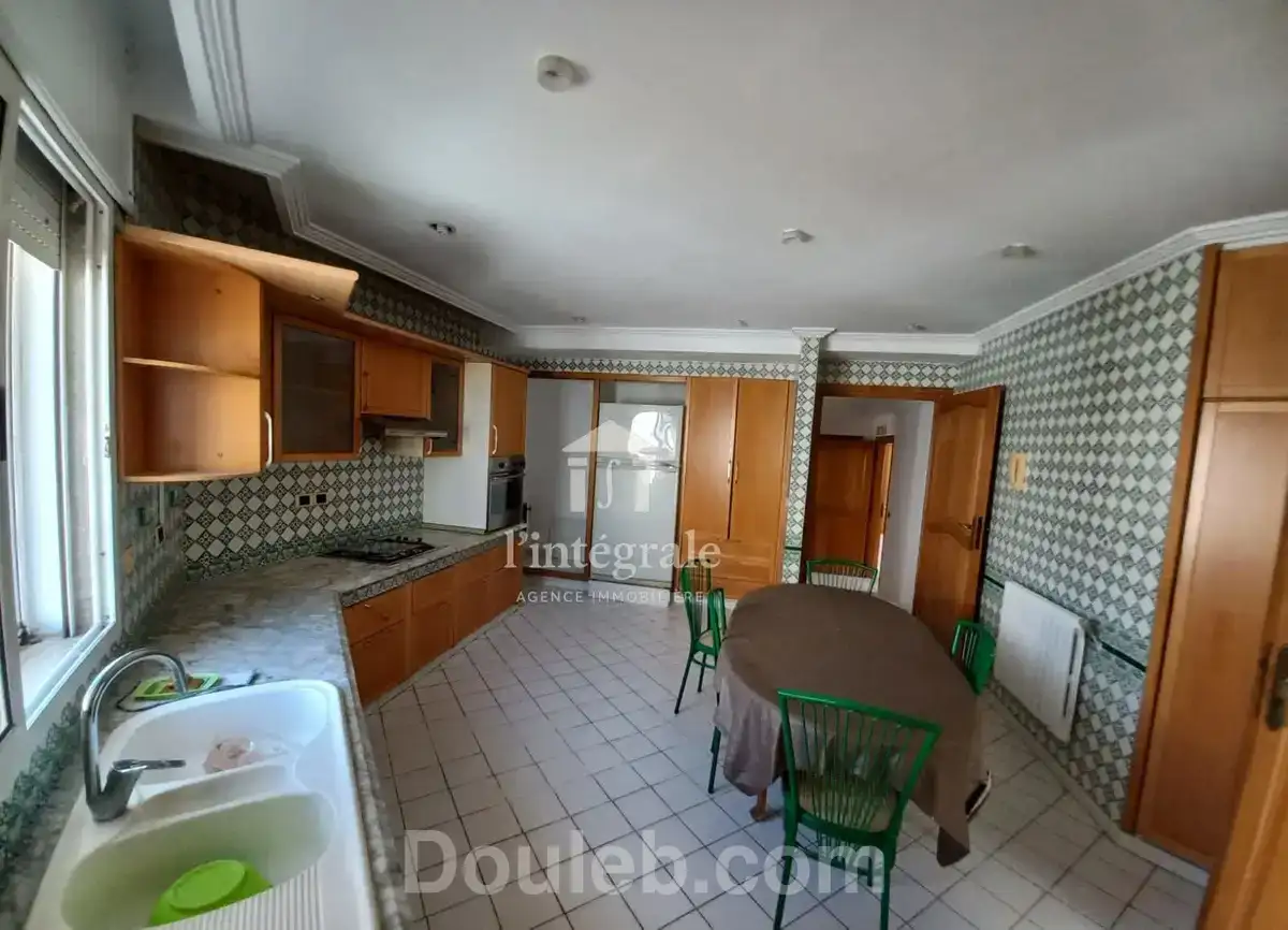 Belle villa pour habitation ou bureau - Miniature 2