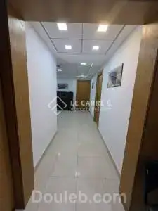 Un luxueux bureau a5 au lac 2 - Miniature 2