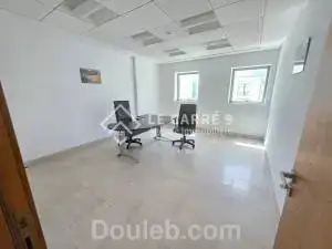 Un luxueux bureau a5 au lac 2 - Miniature 4