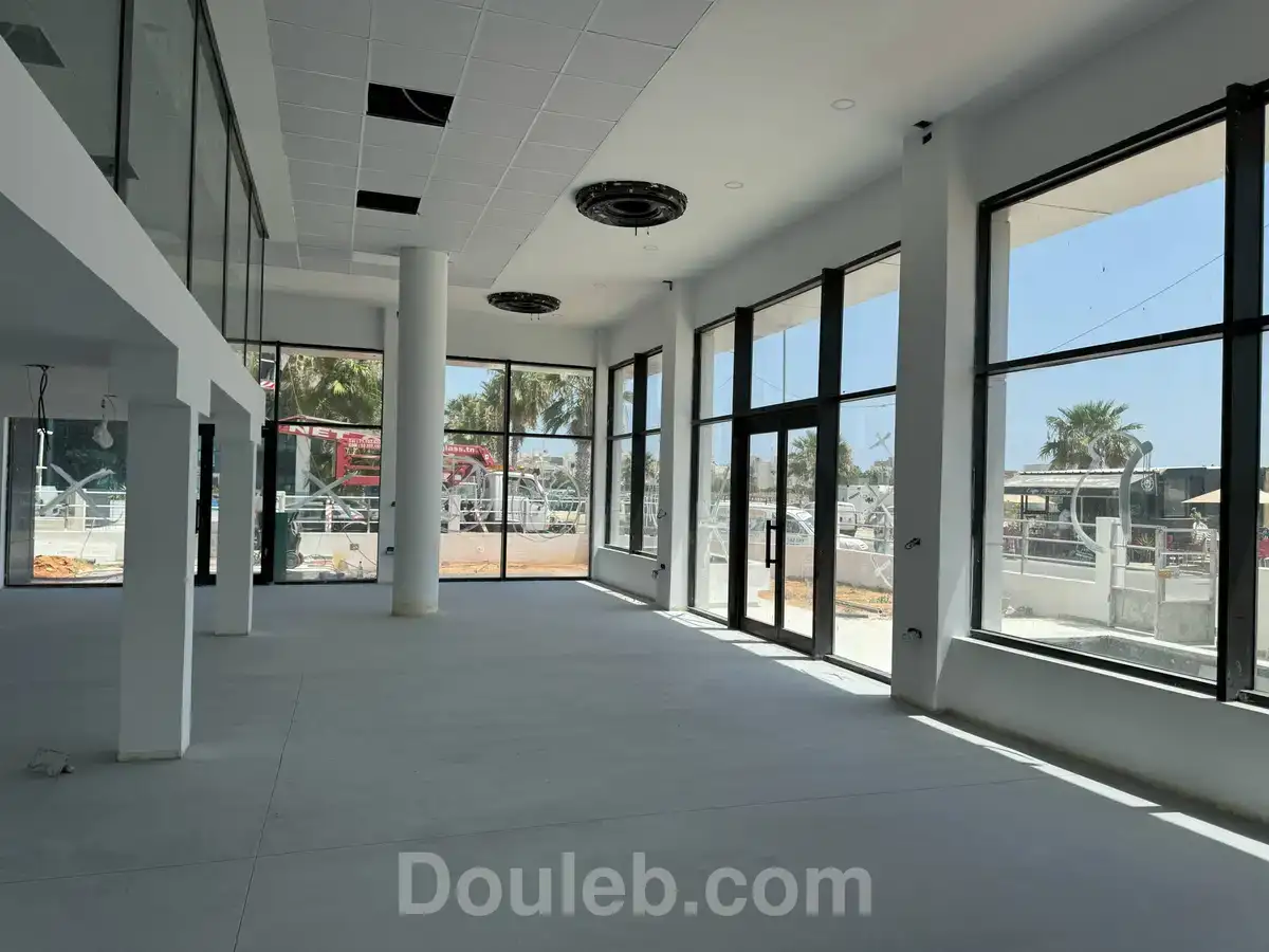 Super immeuble bureautique avec vue au lac 3 kram - Miniature 3