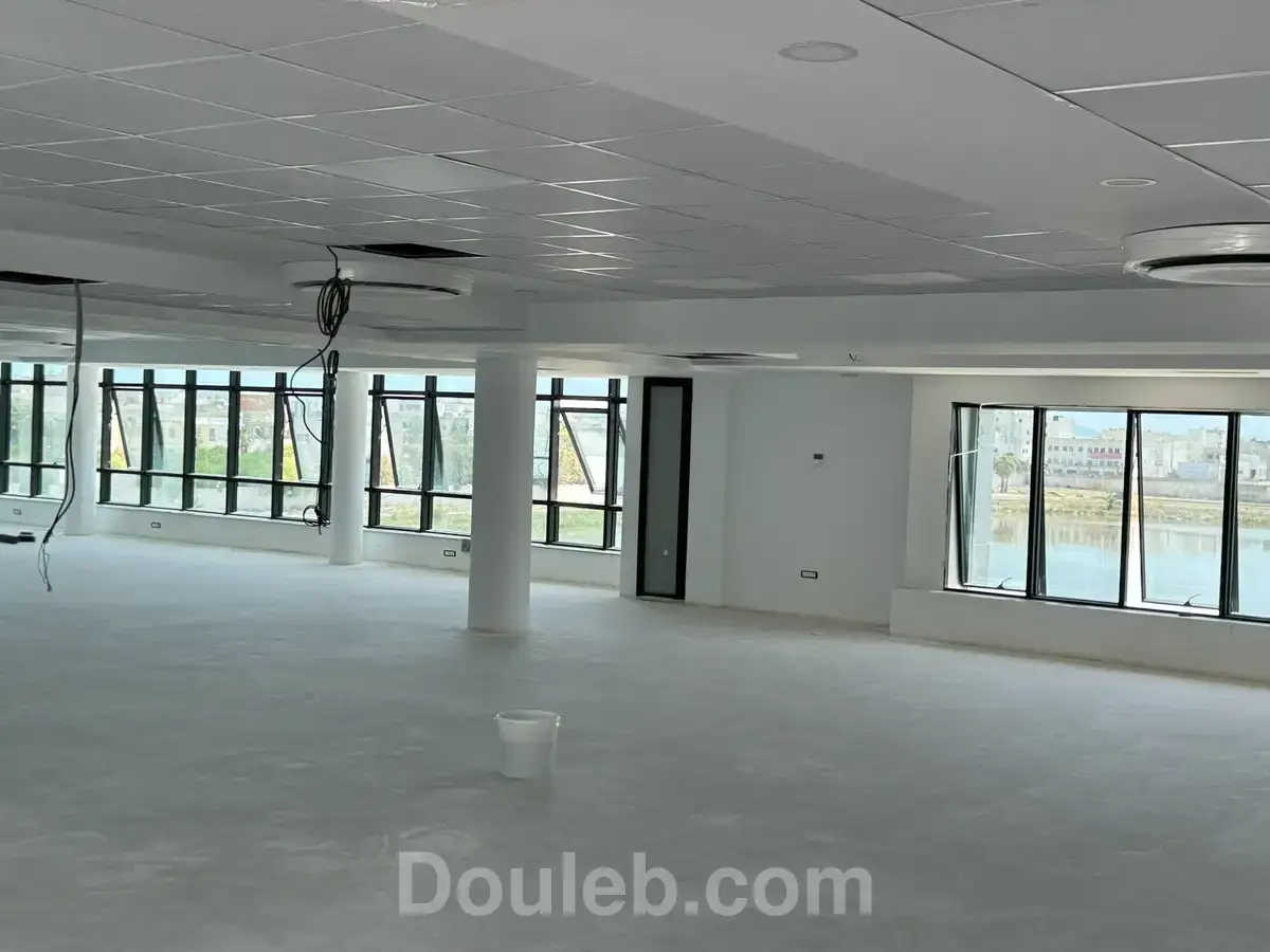 Super immeuble bureautique avec vue au lac 3 kram - Miniature 4