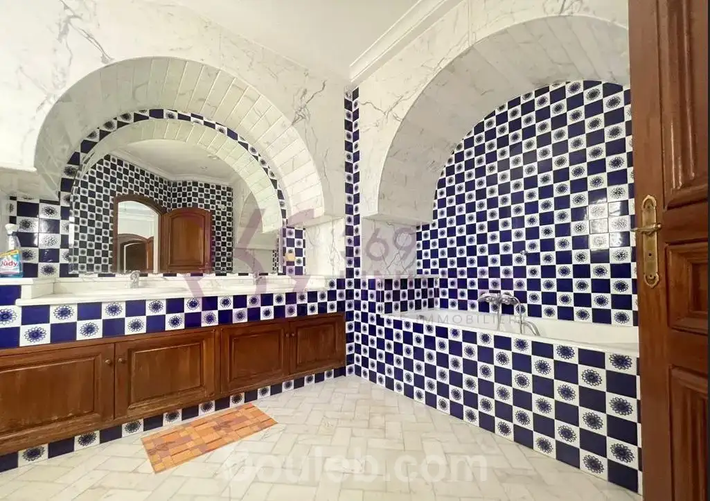 Villa avec piscine a gammarth ref rh056 - Miniature 3