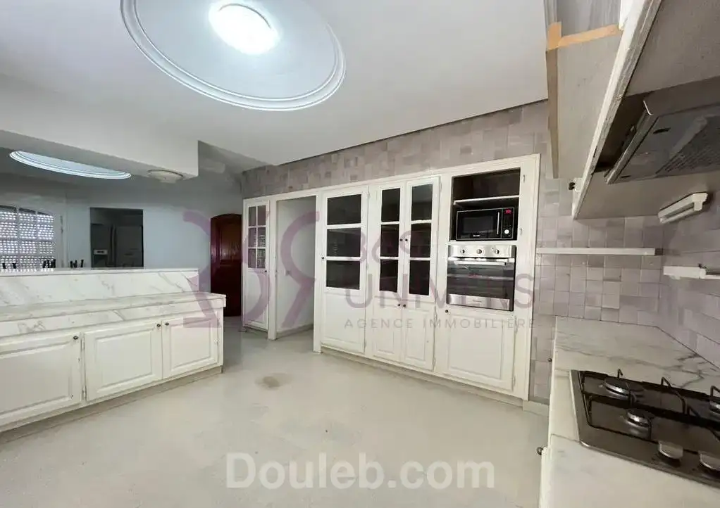 Villa avec piscine a gammarth ref rh056 - Miniature 4