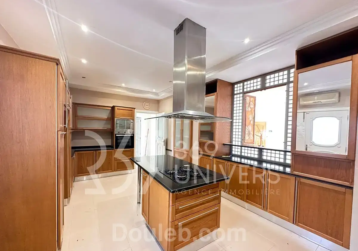 Villa avec piscine à gammarth ref rh132 - Miniature 2