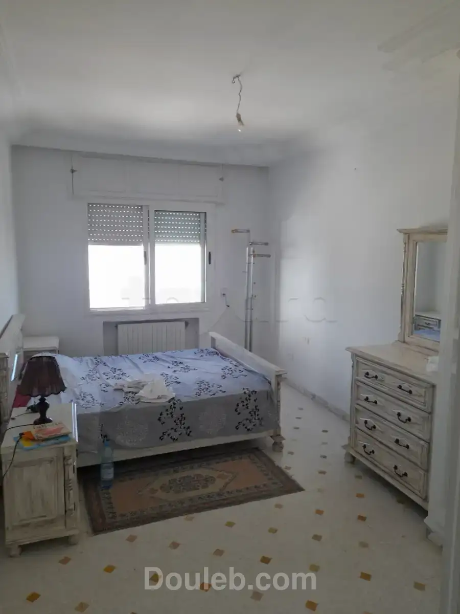 Etage de villa s3 avec terrasse à ennasr 2 - Miniature 2