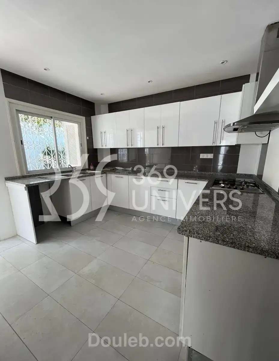 Villa avec piscine à gammarth ref rh024 - Miniature 2