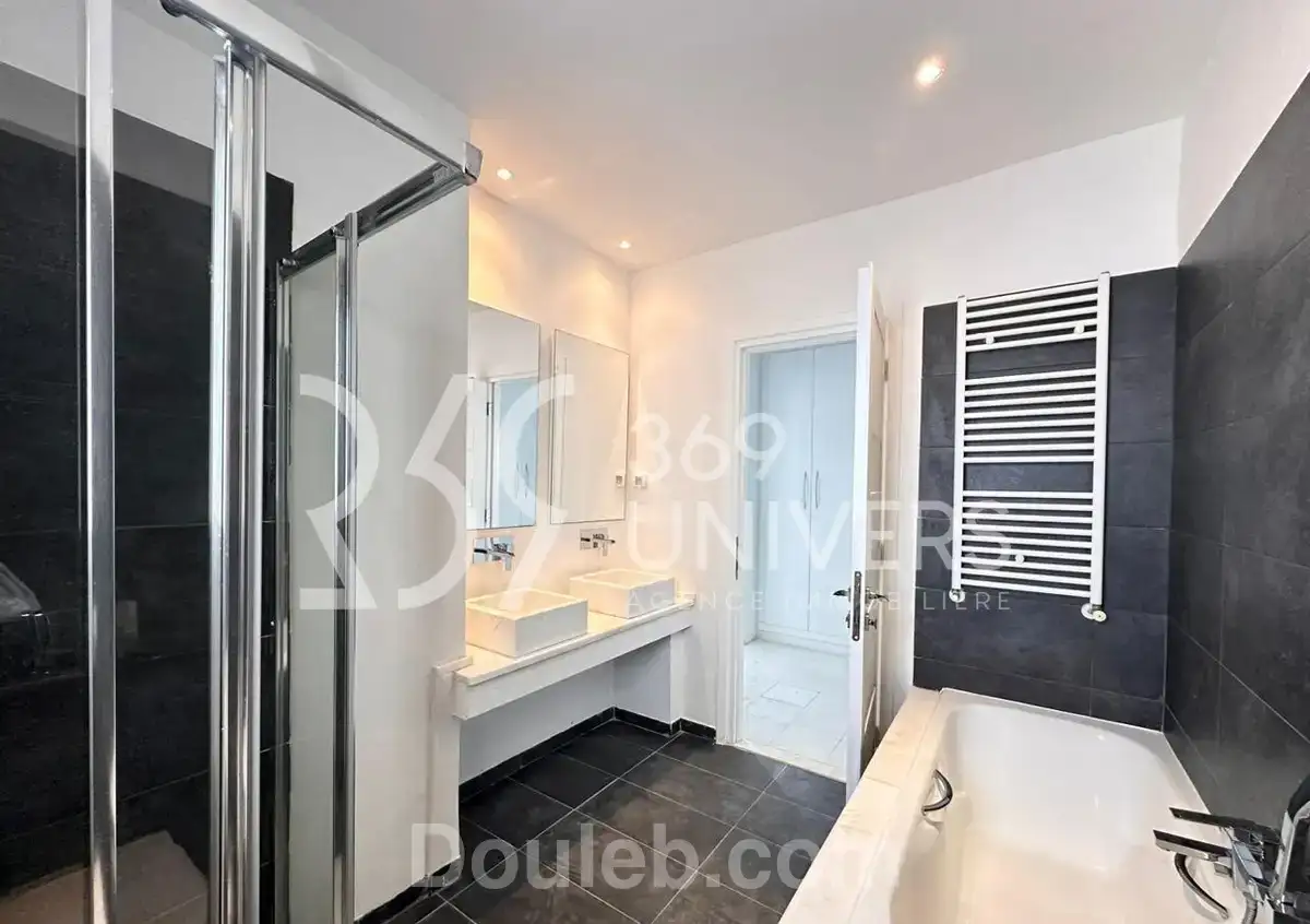 Triplex avec piscine à gammarth ref rd048 - Miniature 3