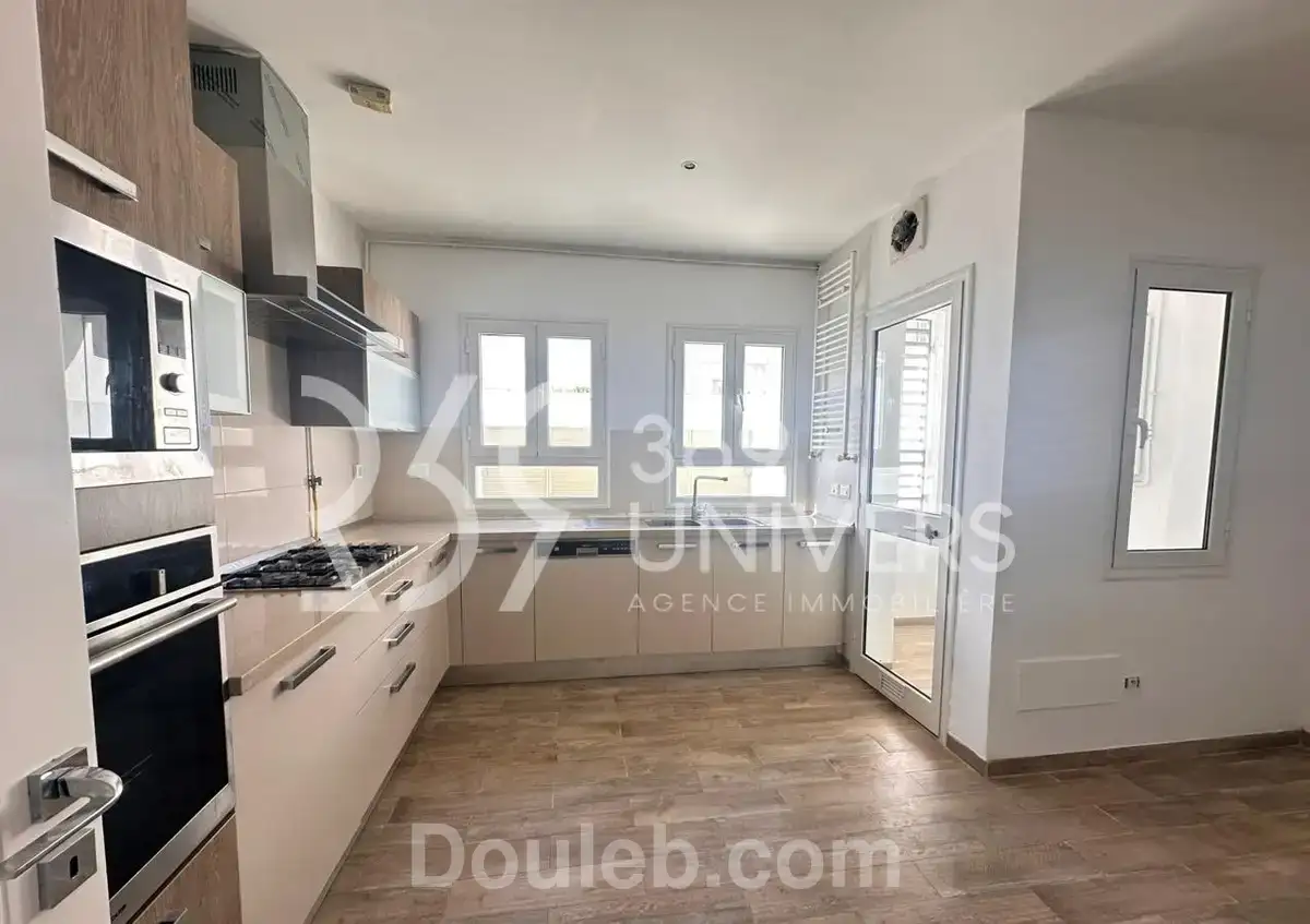 Triplex avec piscine à gammarth ref rd048 - Miniature 4