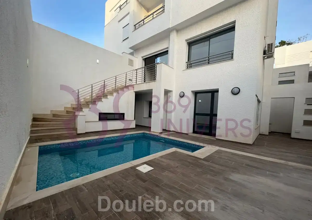 Triplex s4 avec piscine a gammarth ref rd003