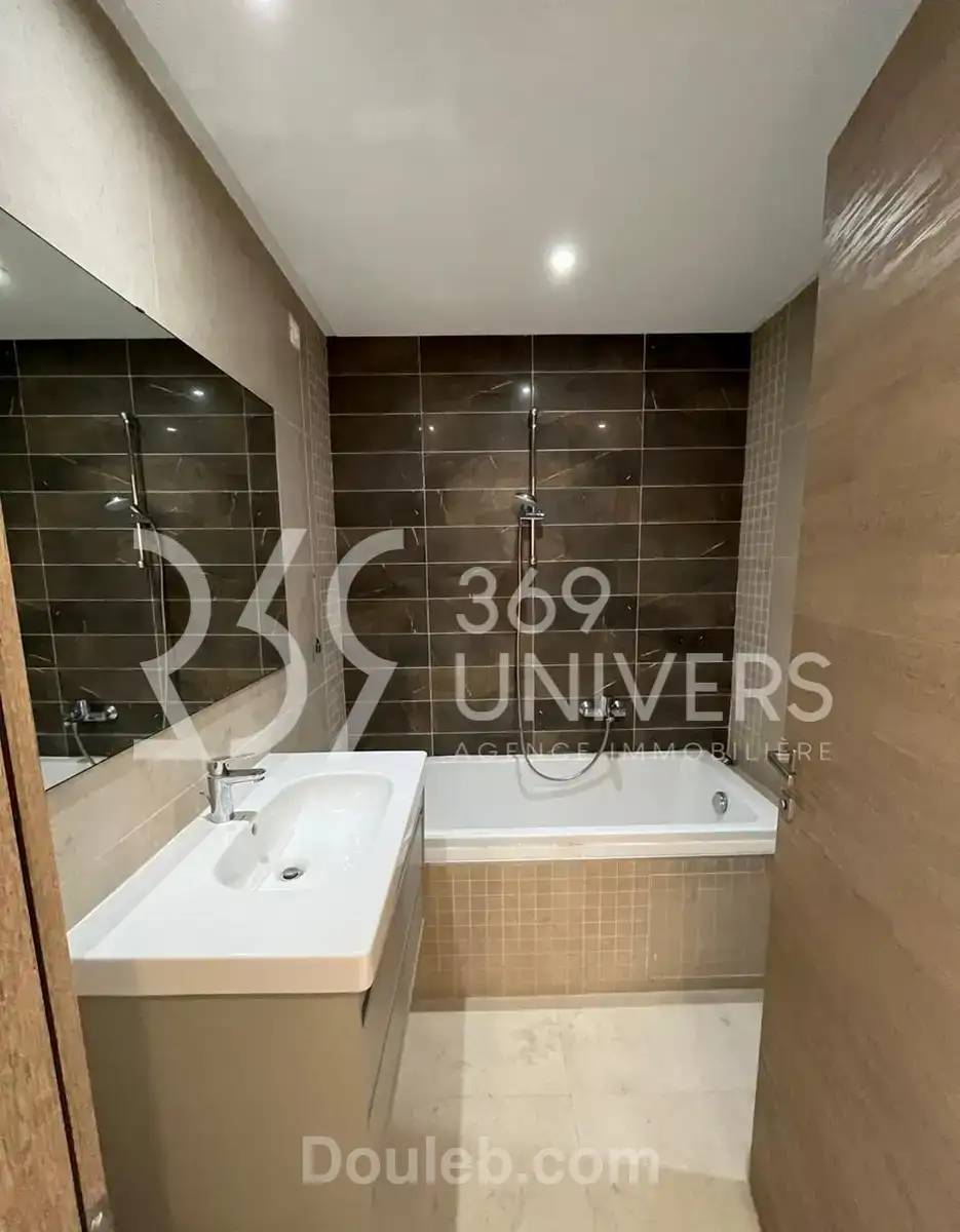 Appartement meublé avec terrasse à la marsa - Miniature 4