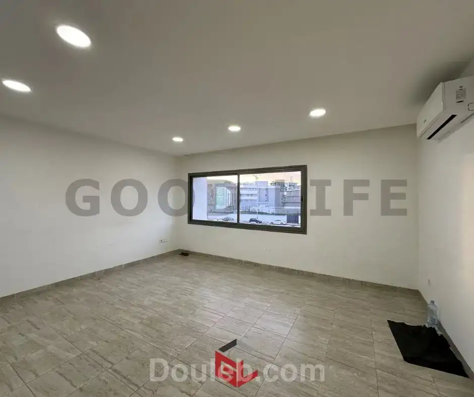 Bureaux neufs au lac 3 - Miniature 3