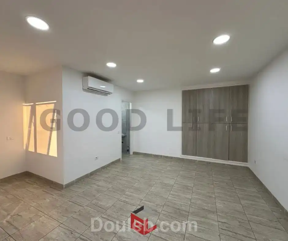 Bureaux neufs au lac 3 - Miniature 4