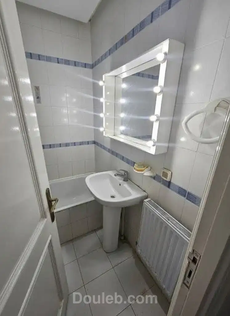 S1 meuble 1100 d menzah 7 bis - Miniature 4