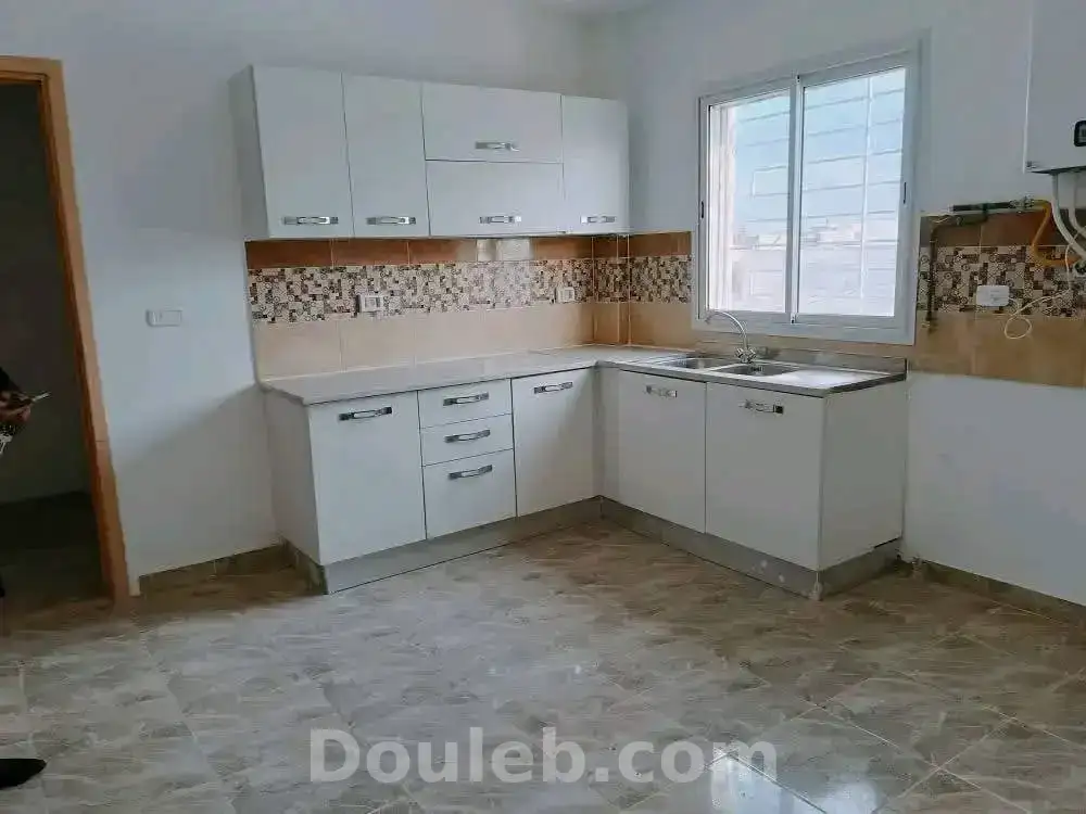 Appartement au 1etage 2 pièces et salon - Miniature 2