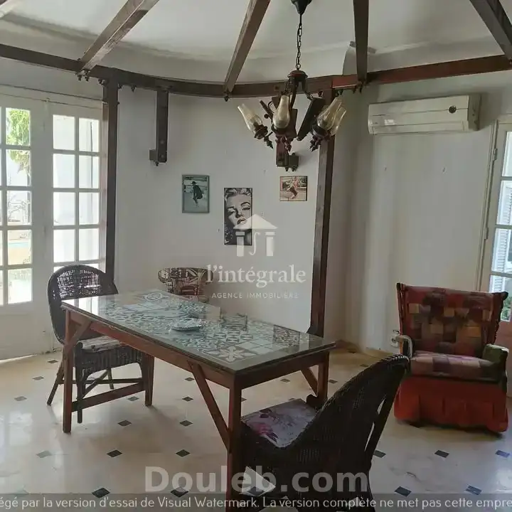 Très coquette maisonnette meublée - Miniature 3