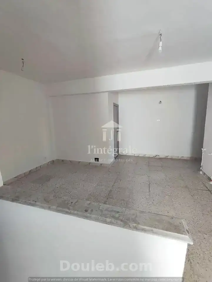 Rez de chaussée d'une villa à usage bureautique - Miniature 3