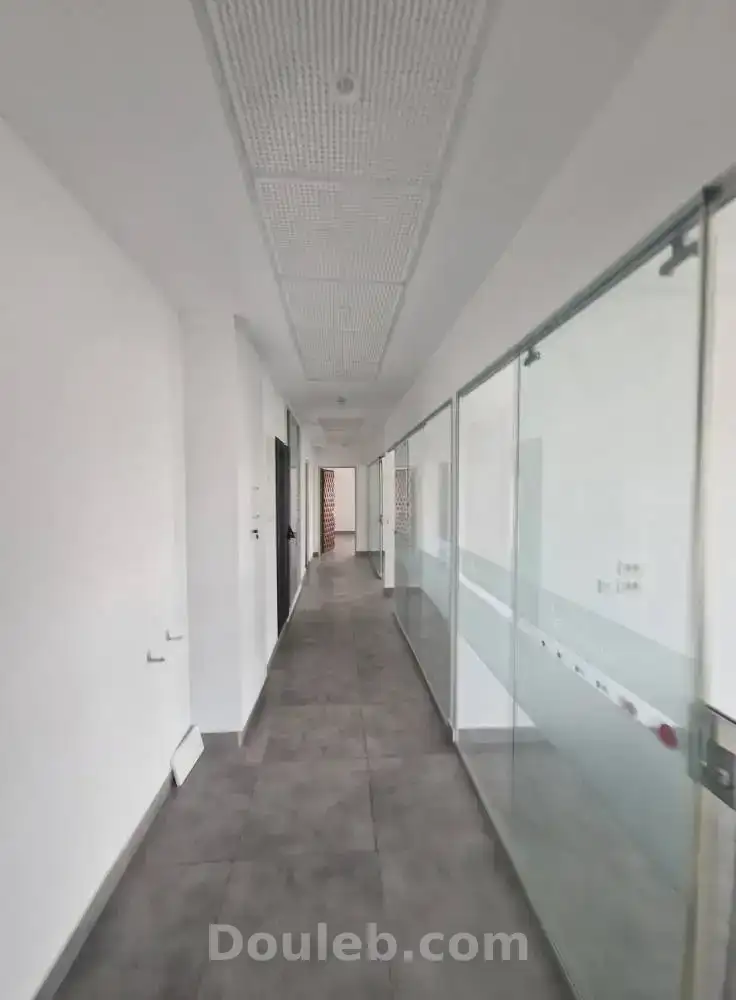 Bureau h4 situé au lac 2 coté ifm - Miniature 2